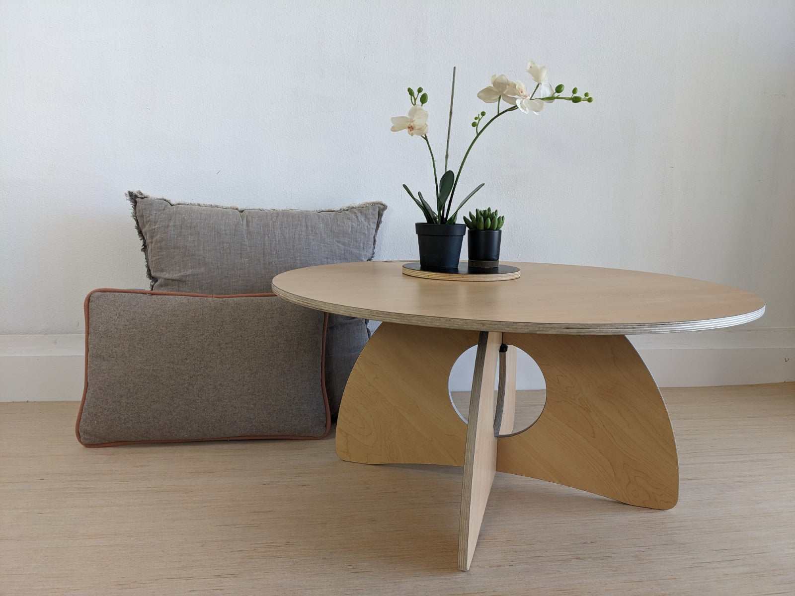 Orbit Anywhere Japandi Circle Coffee Table with arc leg-set
