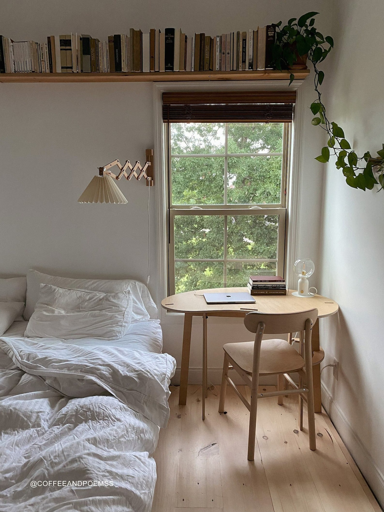 Orbit Anywhere The Big Bean Desk Small Space Furniture