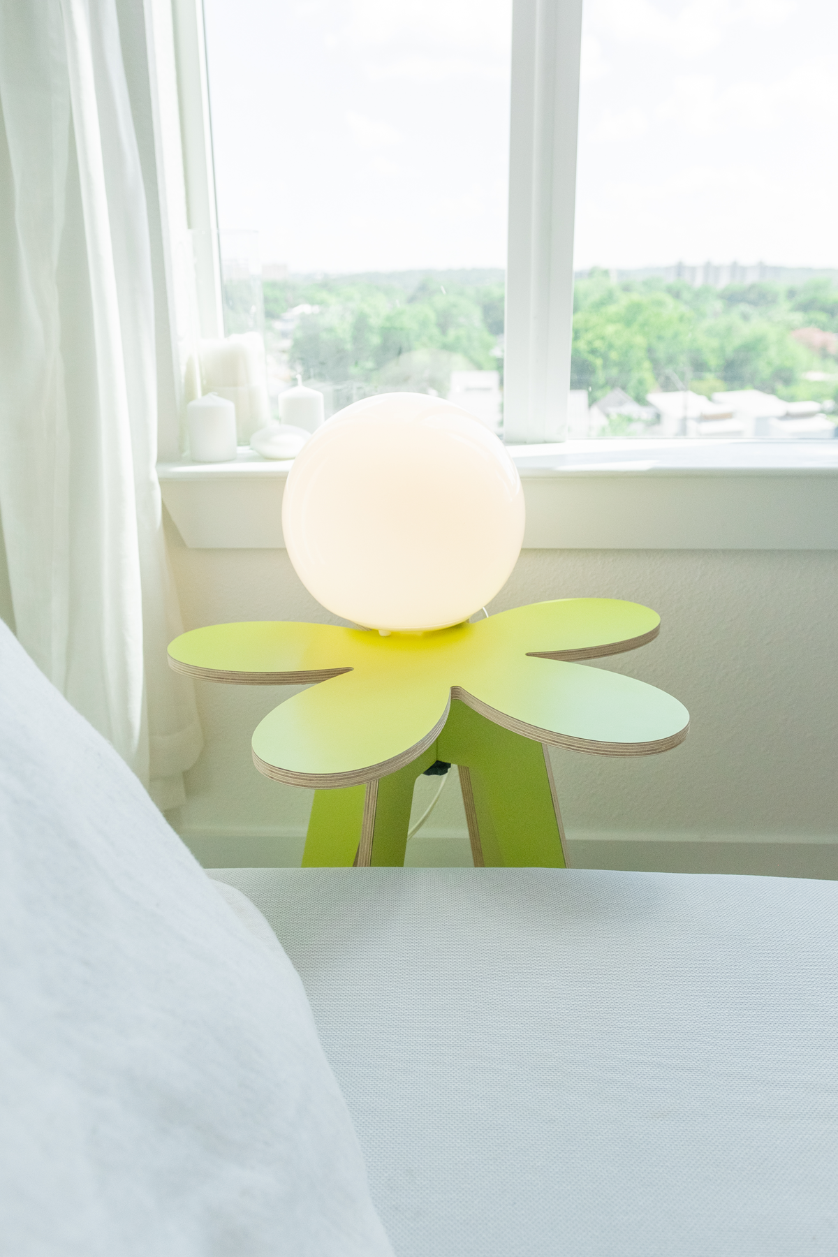 Orbit Anywhere Flower no.2 Side Table Small Space Furniture