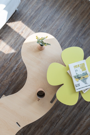 Orbit Anywhere Squiggle Coffee Table With Flower 2 side Table