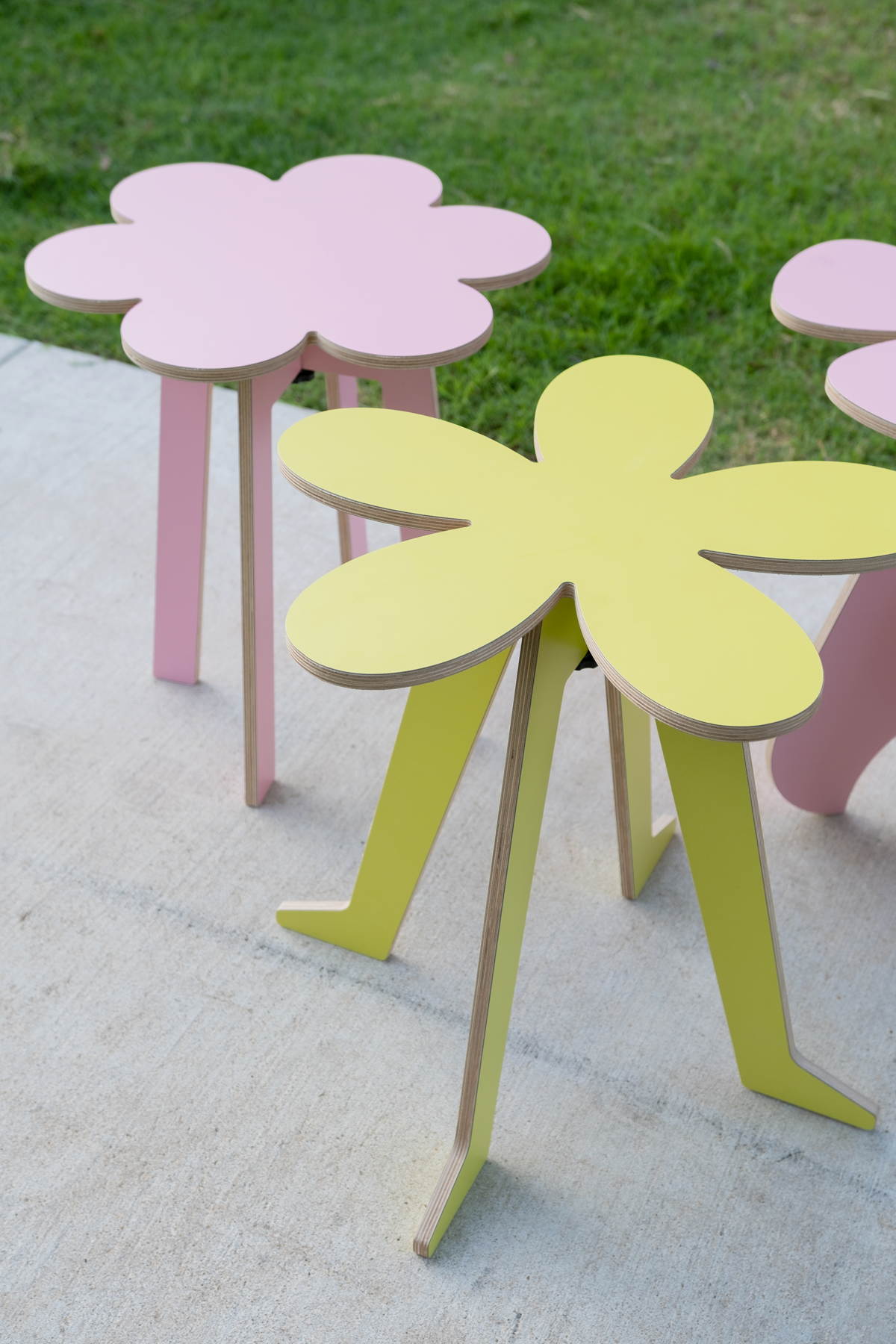 flower no.2 side table